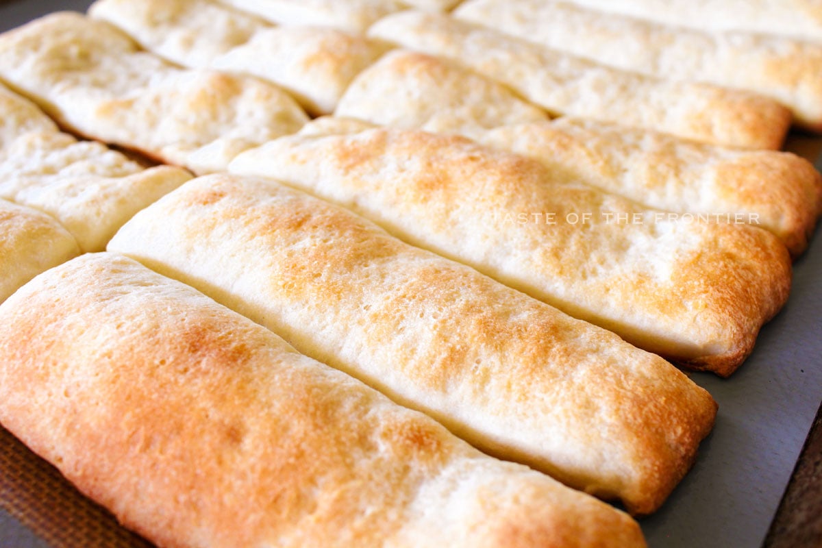 4-ingredient garlic breadsticks