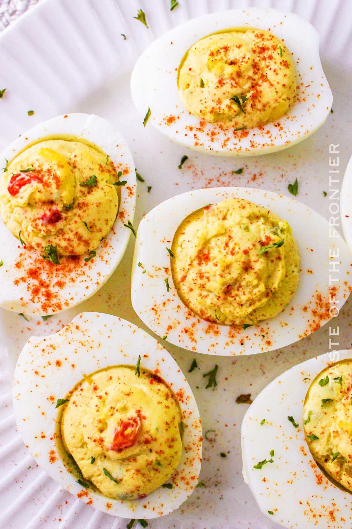 Easy Deviled Eggs with Dill Relish