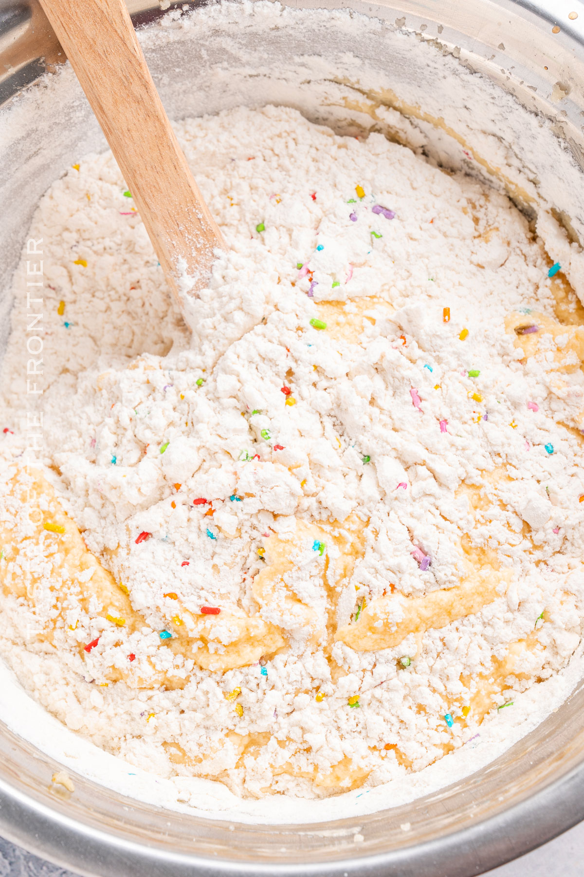 how to make Colorful Confetti Sprinkle Cupcakes