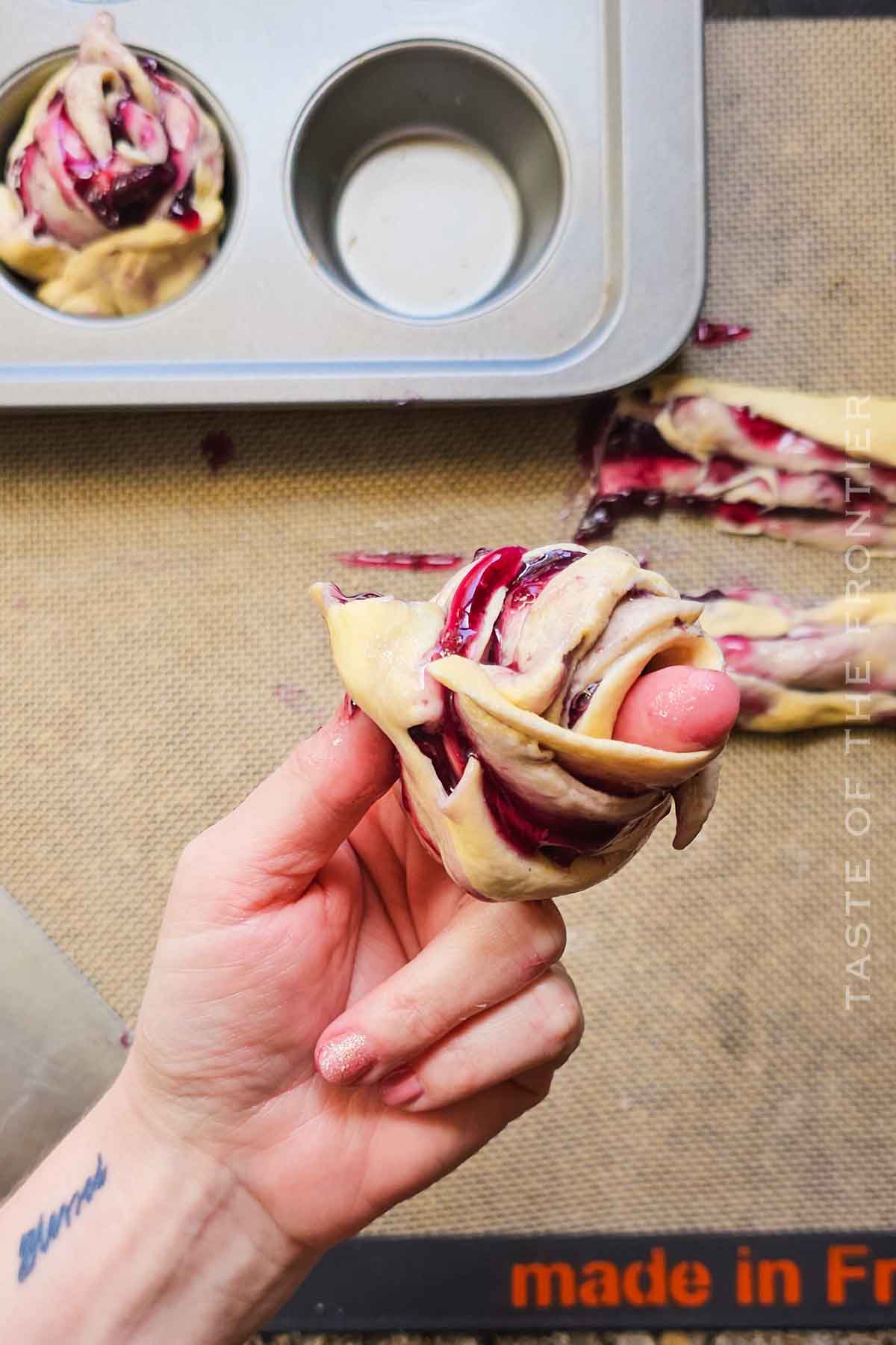 how to make Blueberry Cruffins