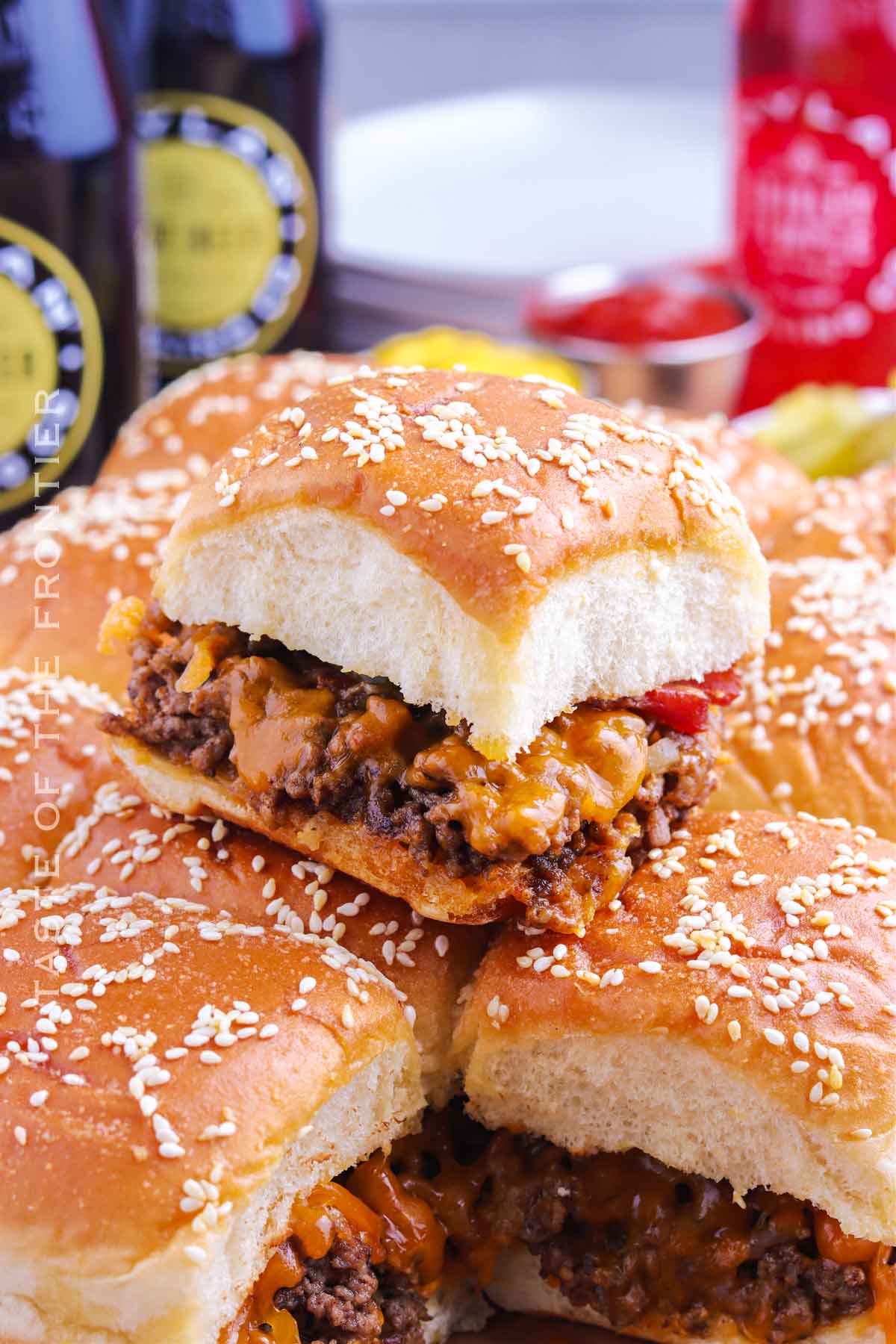 recipe for Cheeseburger Sliders with Hawaiian Rolls