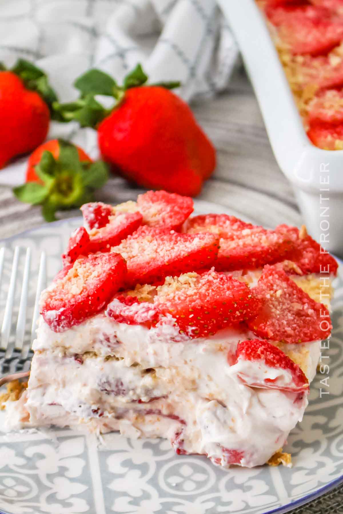 Strawberry Icebox Cake with cream cheese