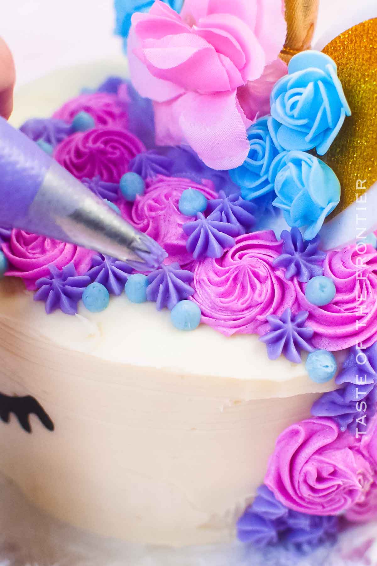 unicorn cake decorating