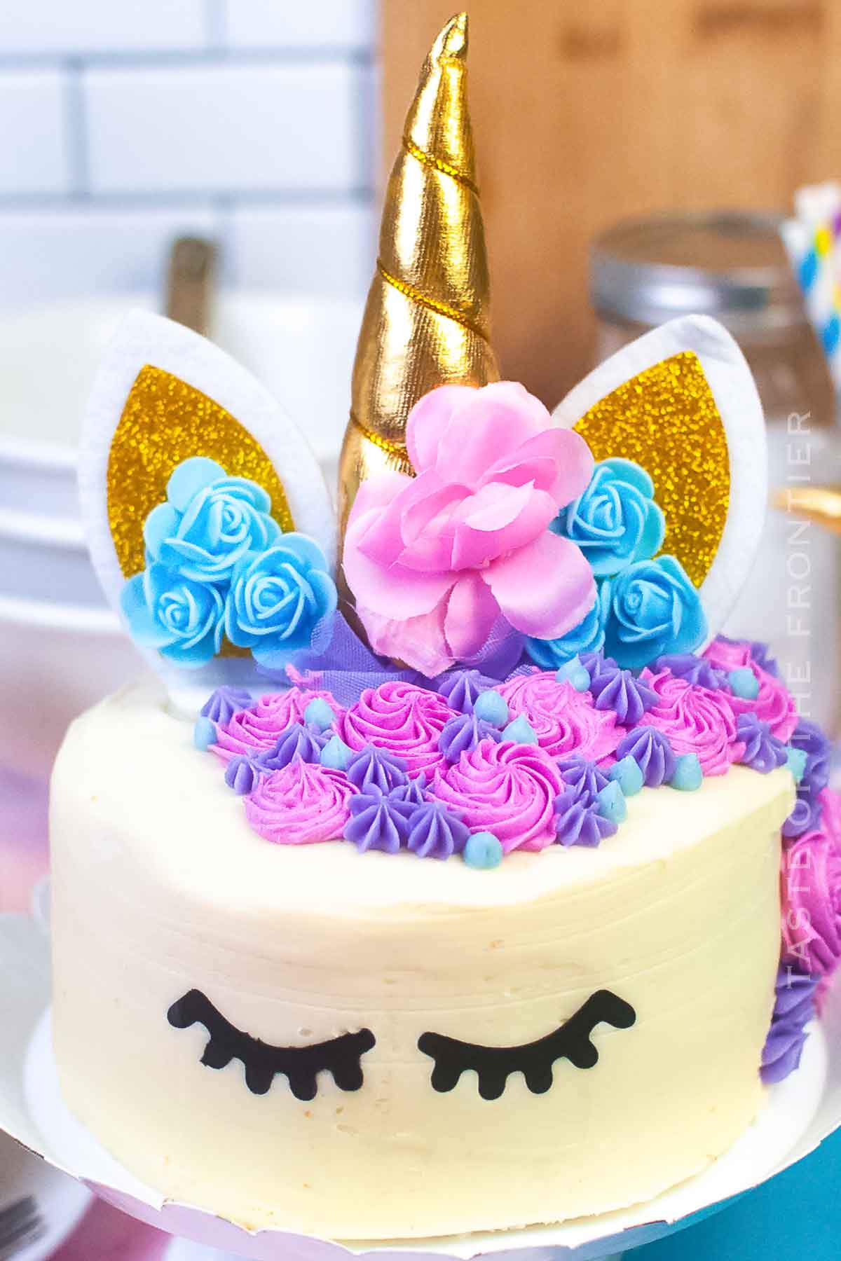 Unicorns and Rainbows Cakescape | Free Gift & Delivery