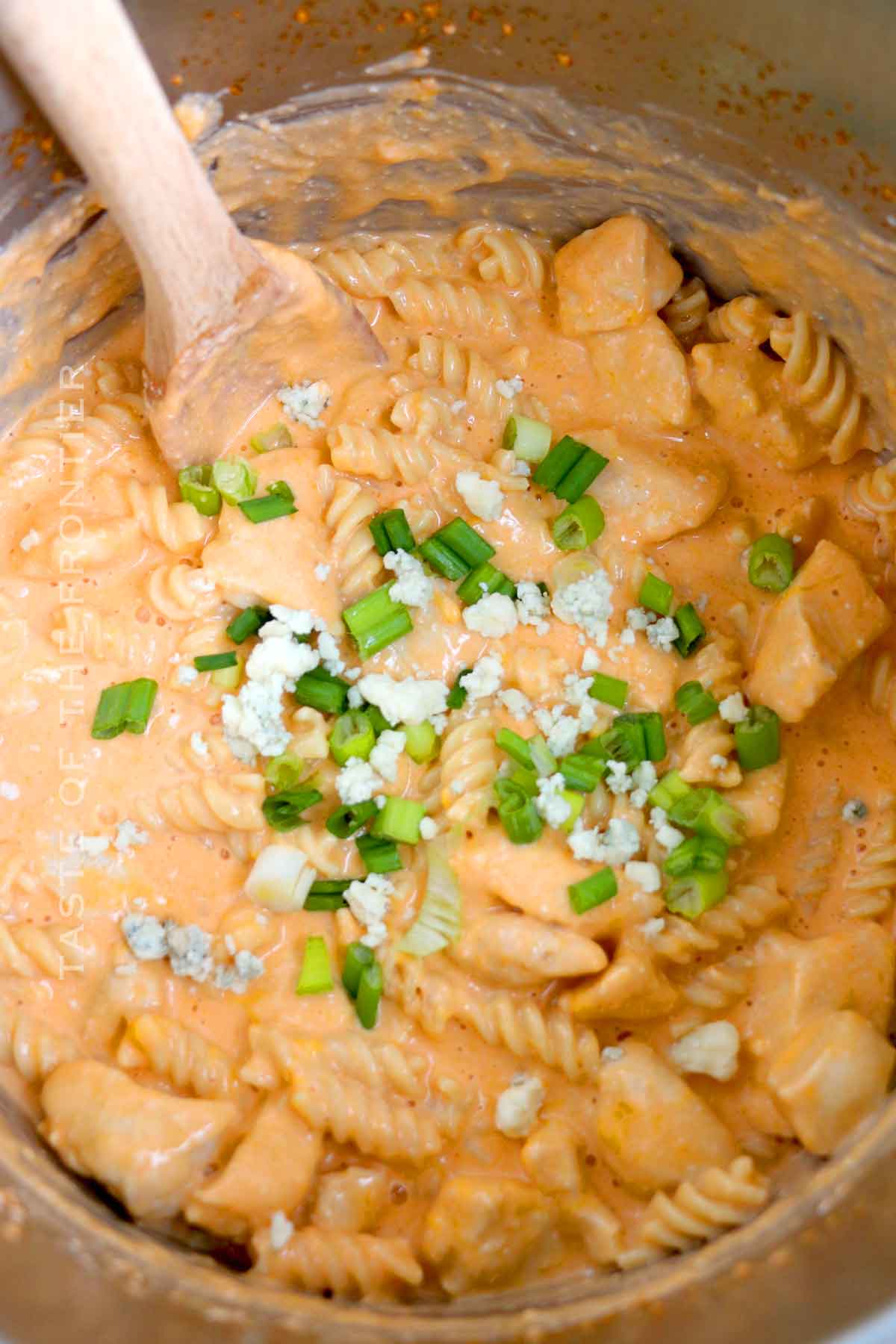 how to make Buffalo Chicken Pasta