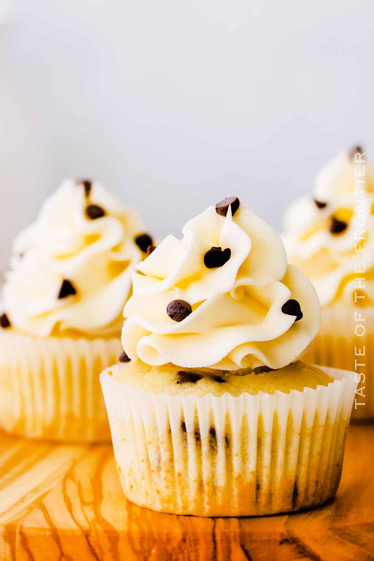 easy homemade cupcake recipe with mini chocolate chips