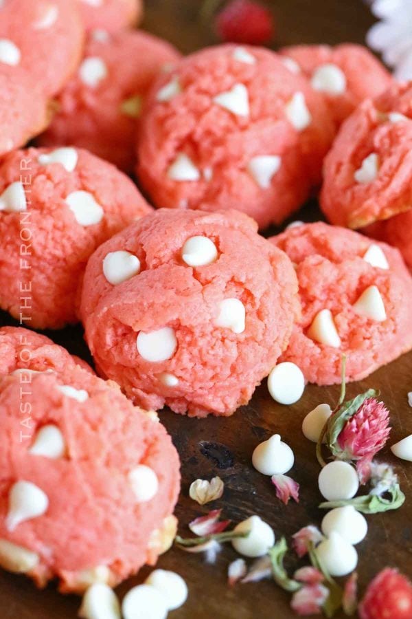 Strawberry Cheesecake Cookies