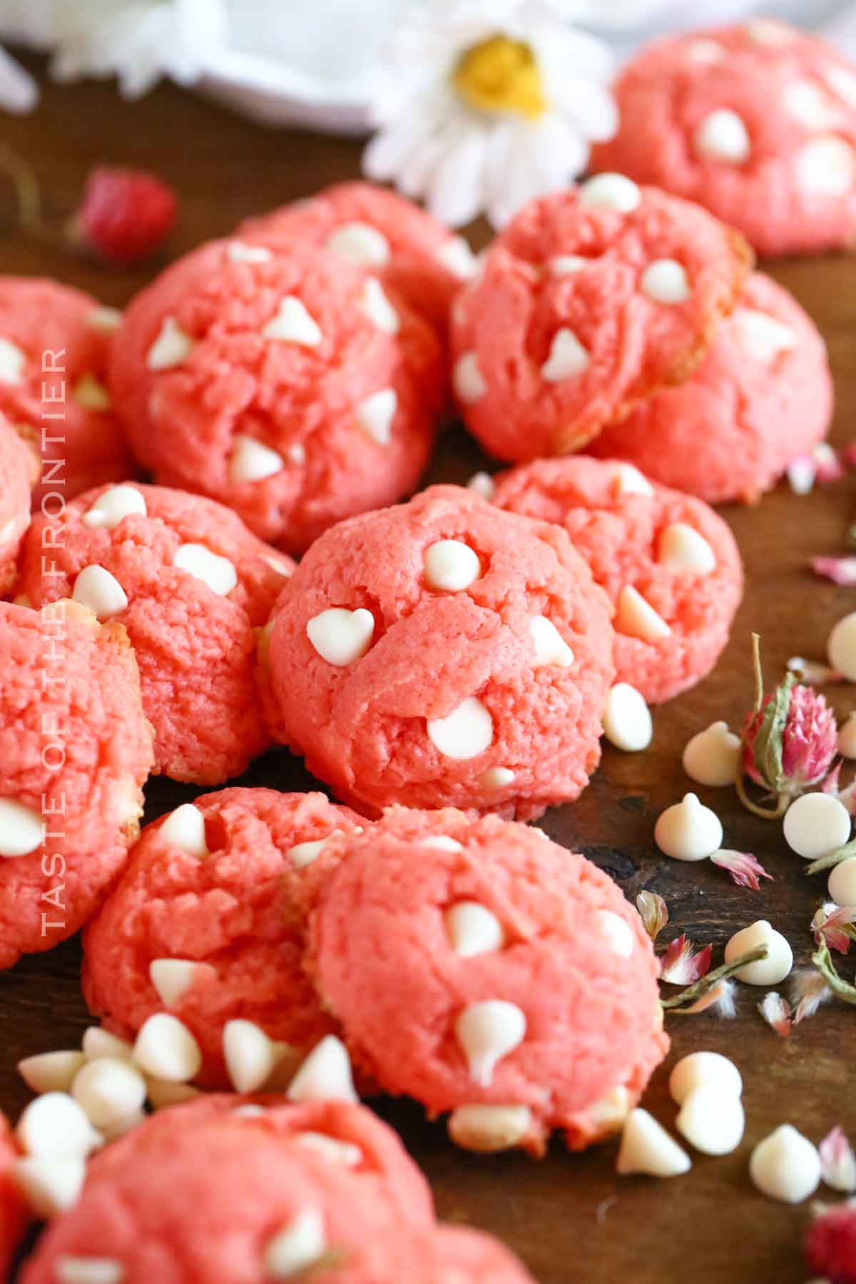 Strawberry Cheesecake Cookies with cream cheese