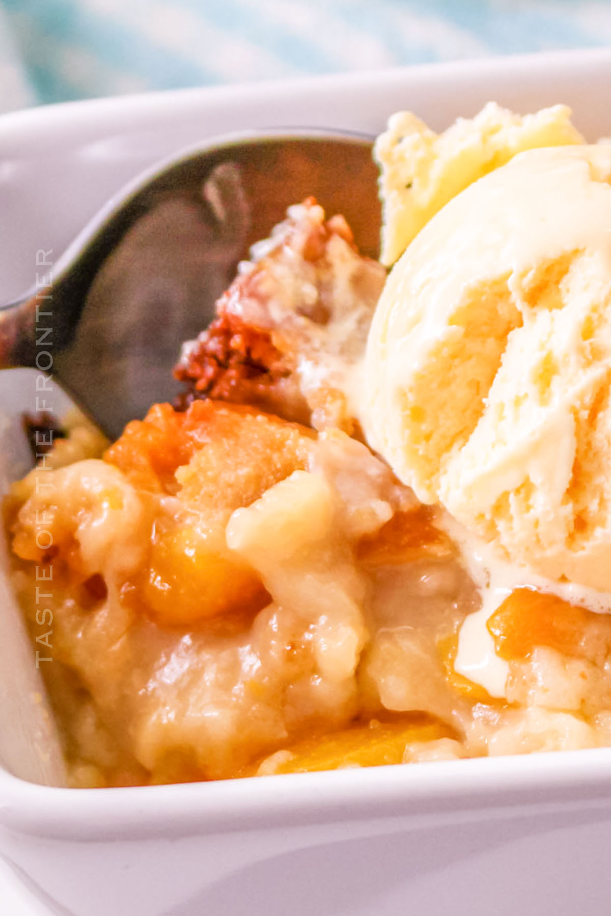 Crockpot Peach Cobbler