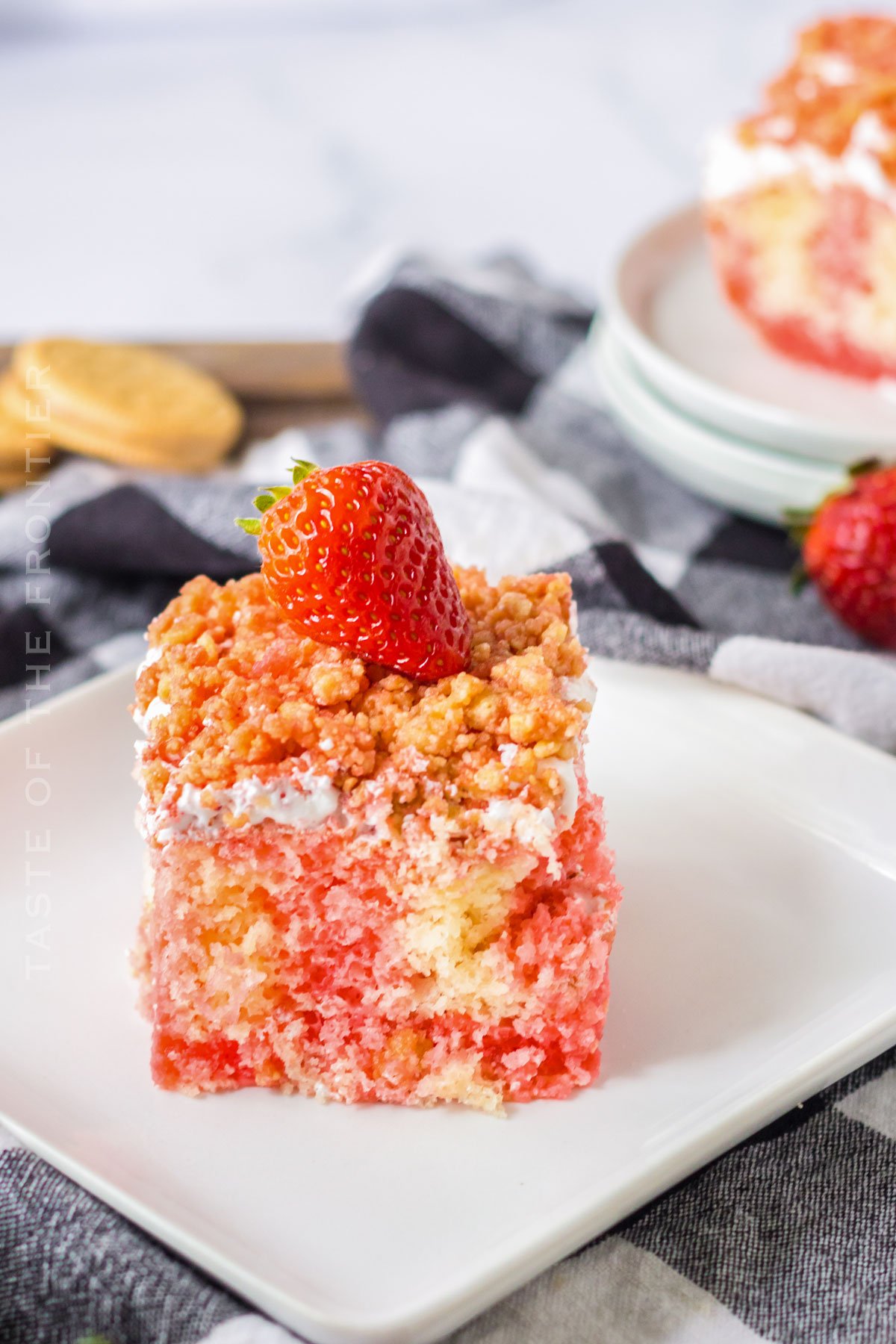 Strawberry Crunch Cake Recipe