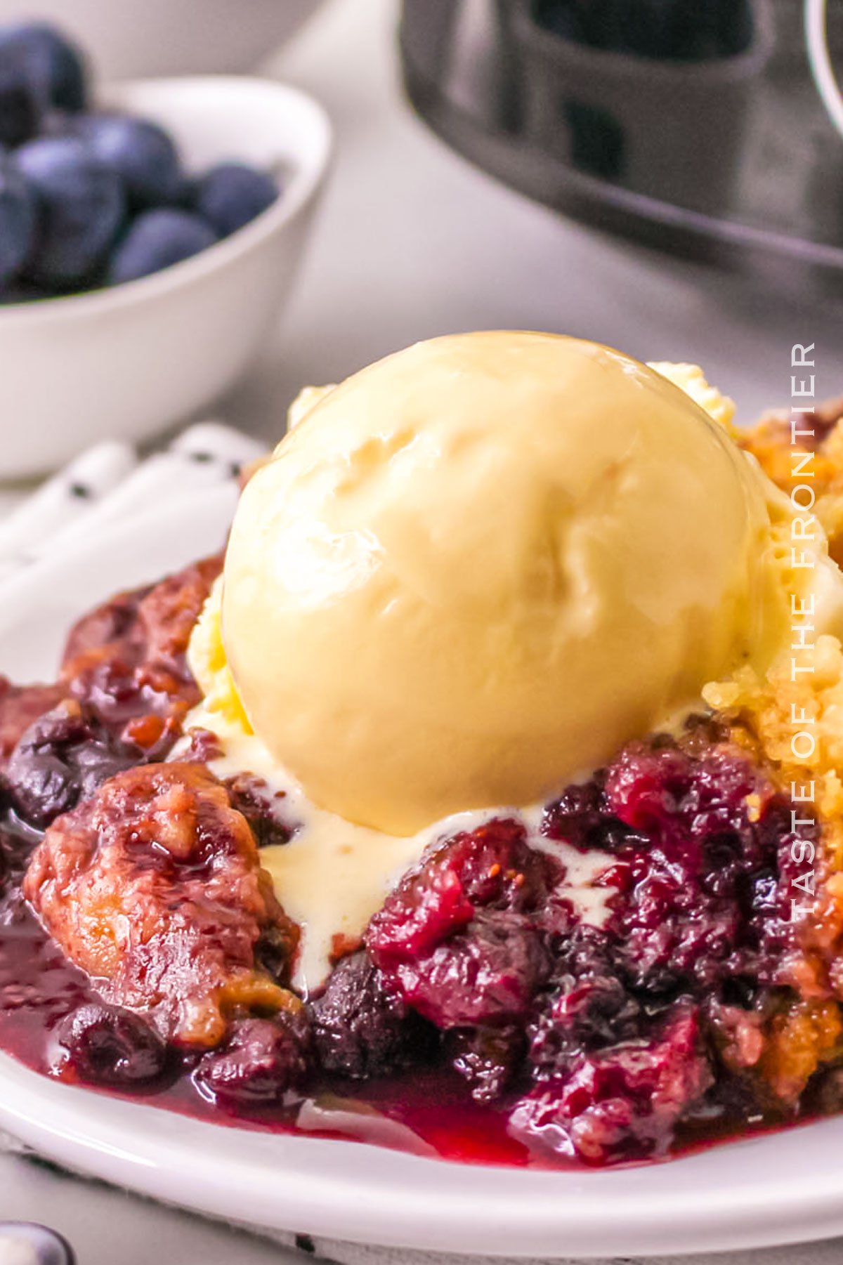 Crockpot Cobbler with Cake Mix