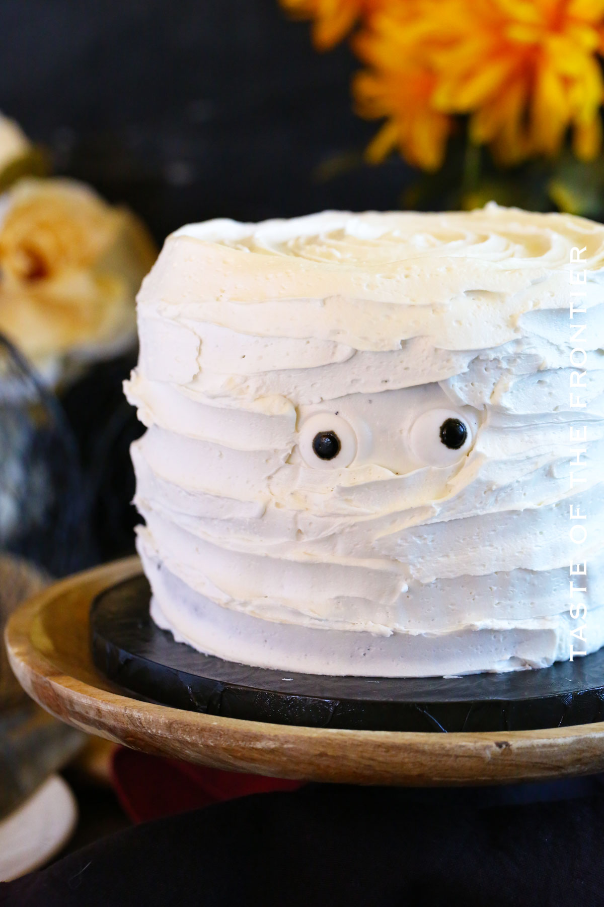 Cute Mummy Cake for Halloween