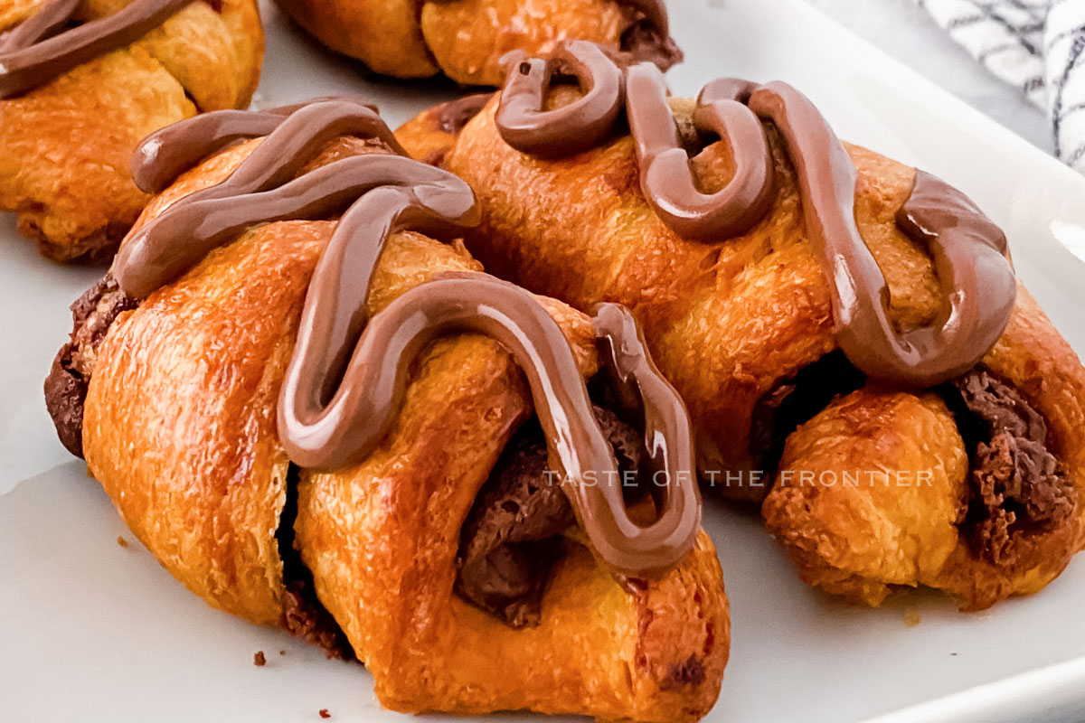 crescent rolls with chocolate hazelnut spread