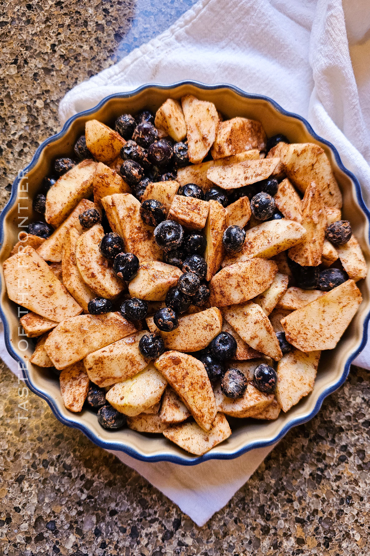 how to make Apple and Blueberry Crumble