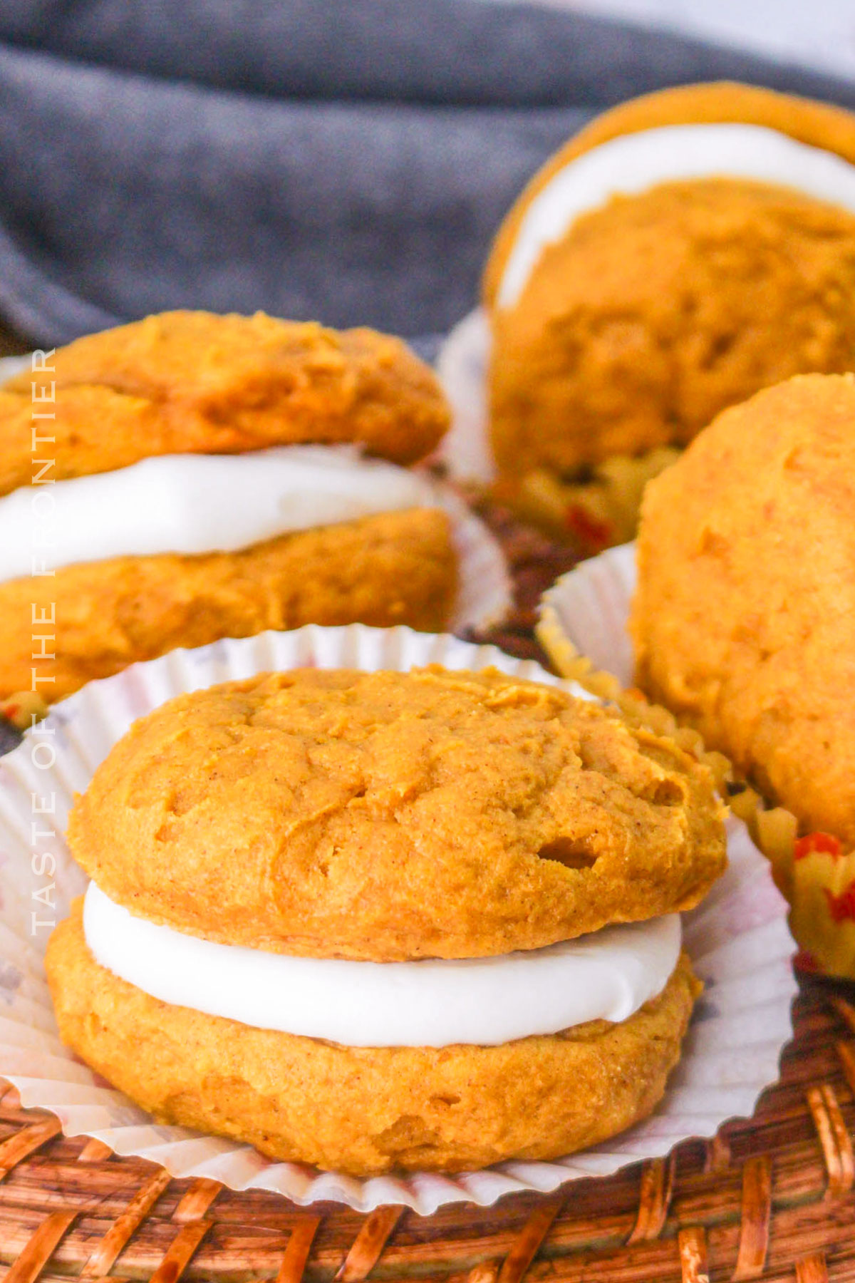 pumpkin sandwich cookies