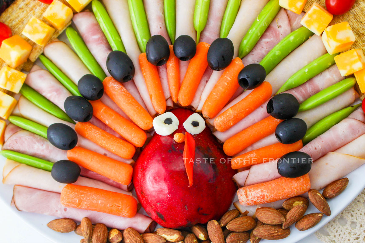 cute snack tray for Thanksgiving