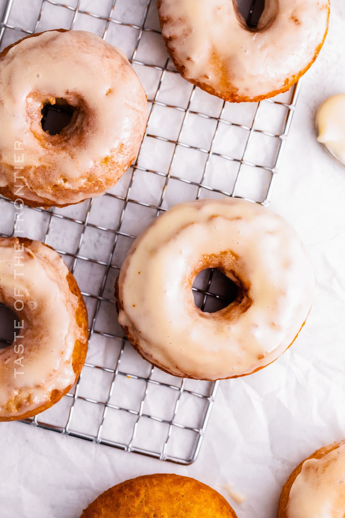 Valentine's Day Donuts Recipe with Candy Melt Icing - DIY Candy