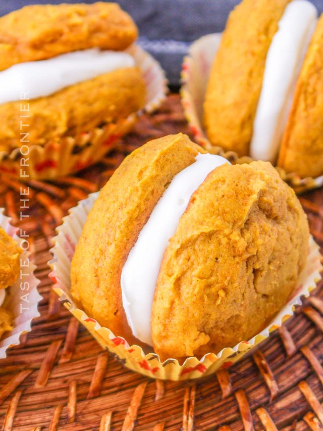 BEST Pumpkin Whoopie Pies with Cream Cheese Frosting - Taste of the ...