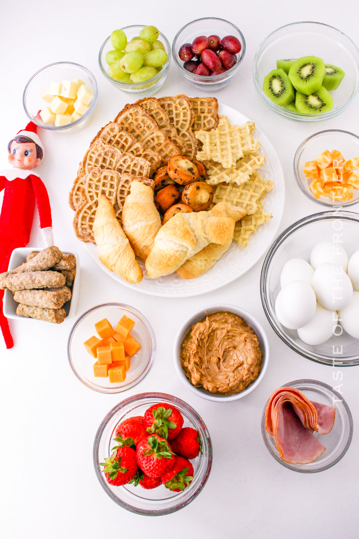 Breakfast Charcuterie Board ingredients