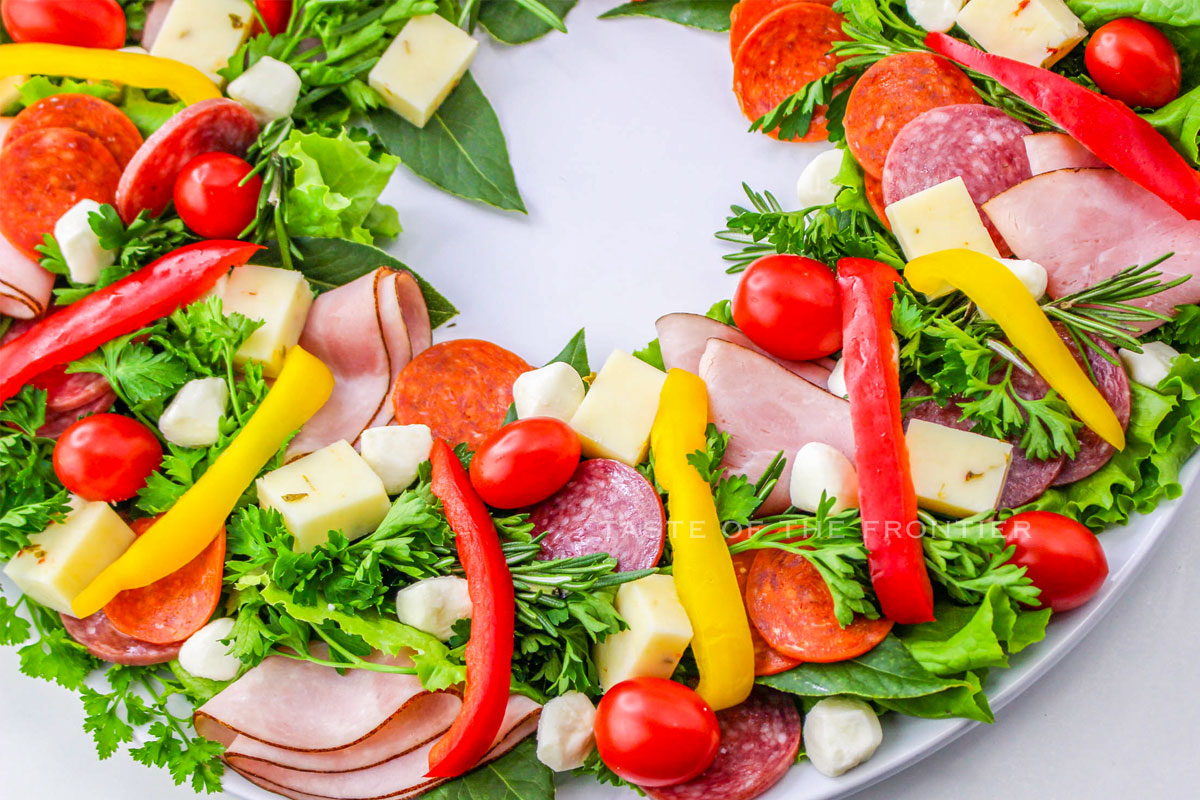 how to make Antipasto Wreath