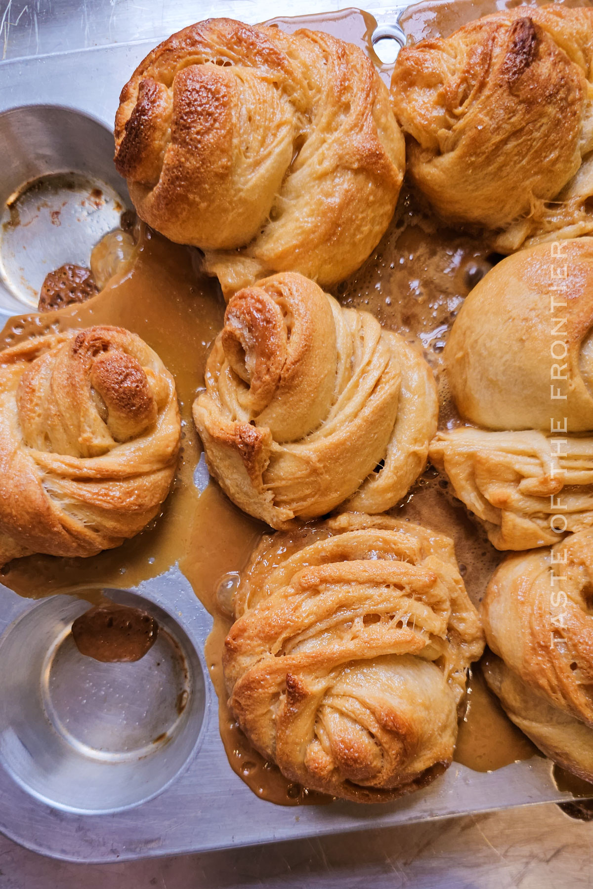 baked cruffins with caramel sauce
