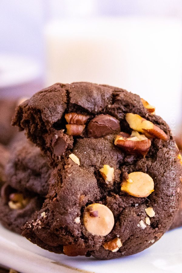 Chocolate Turtle Cookies