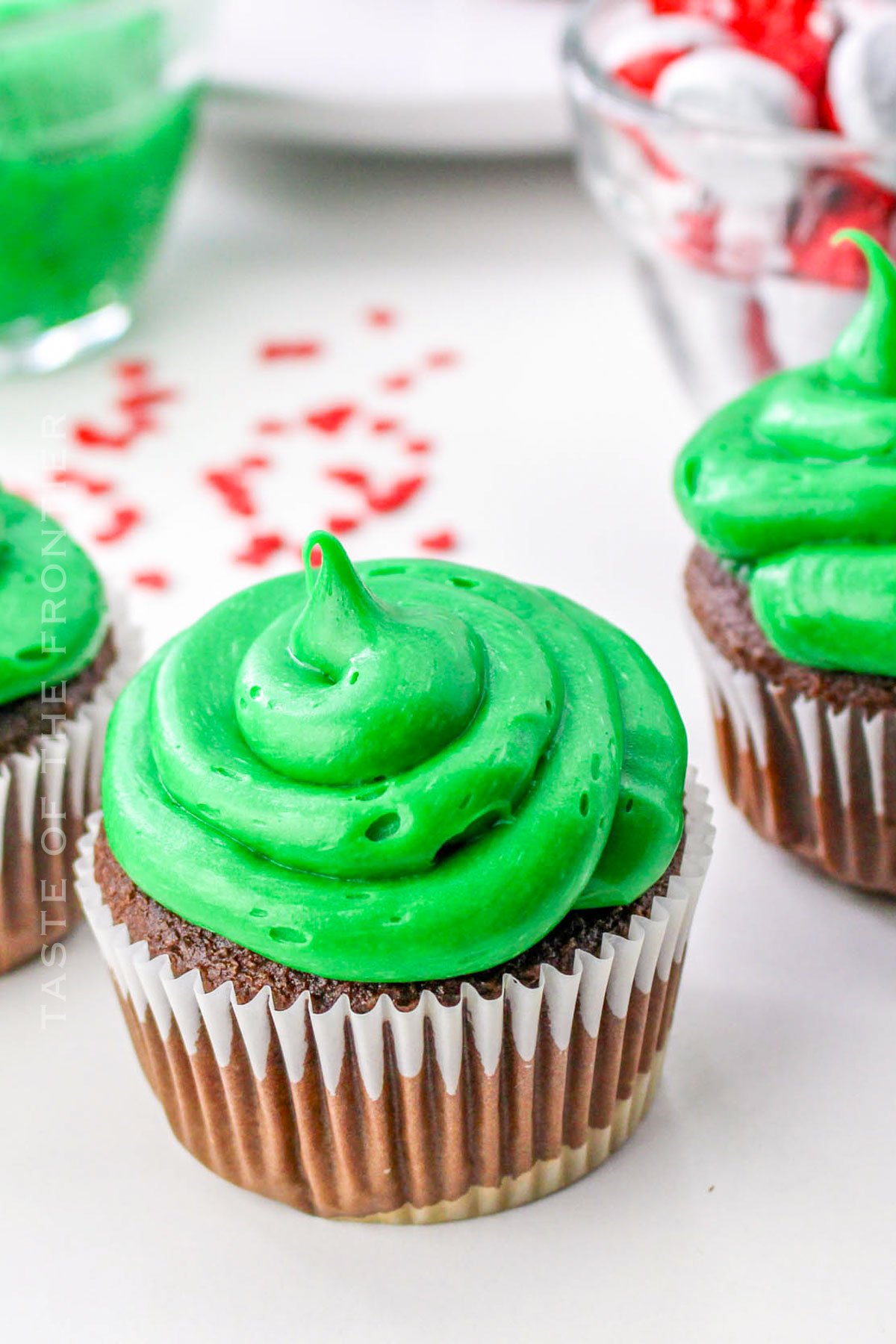 how to make Grinch Cupcakes