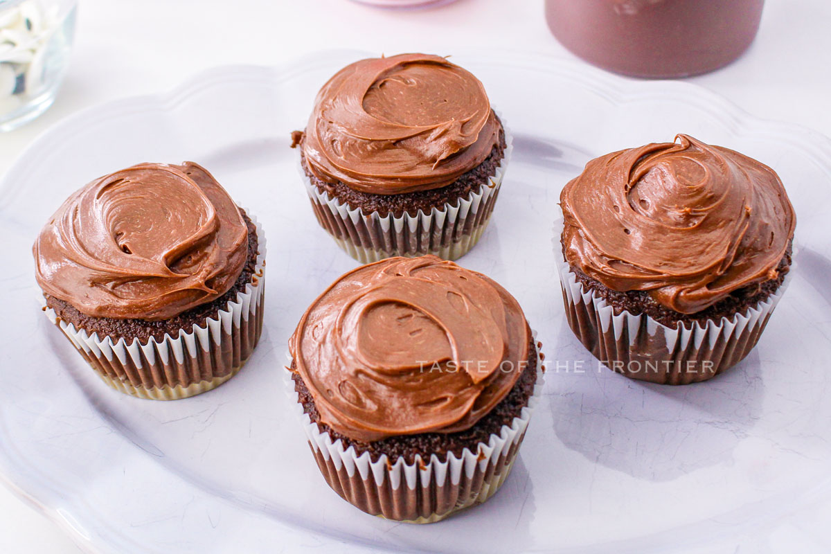 frosting the cupcakes