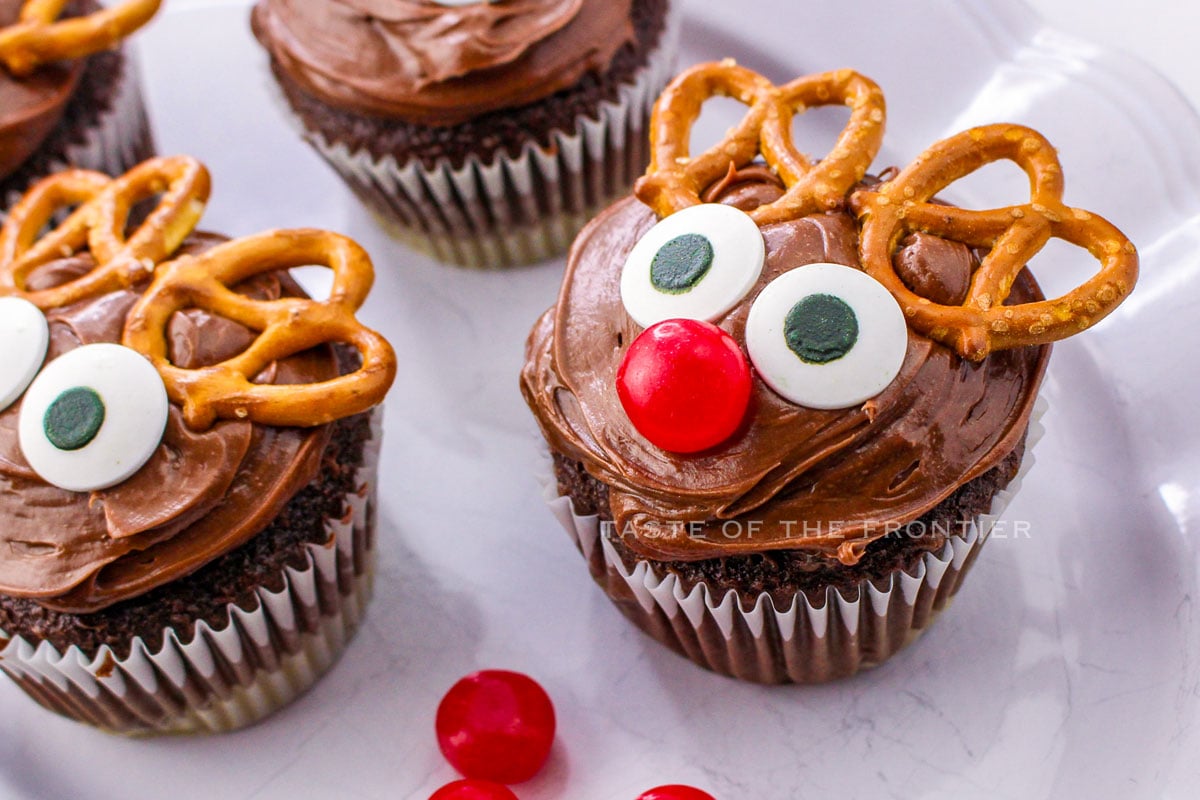 how to make Reindeer Cupcakes