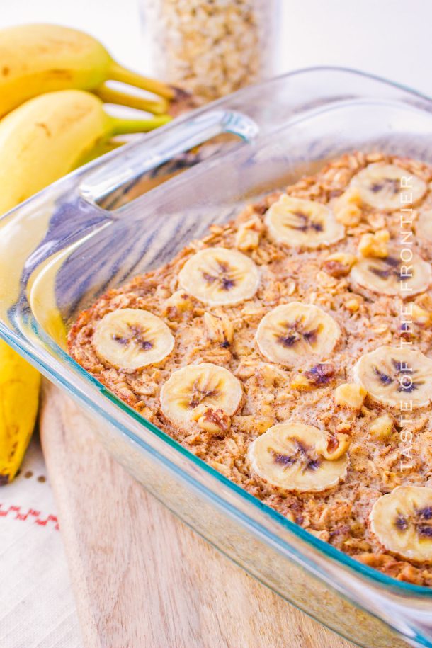 Banana Bread Baked Oatmeal - Yummi Haus