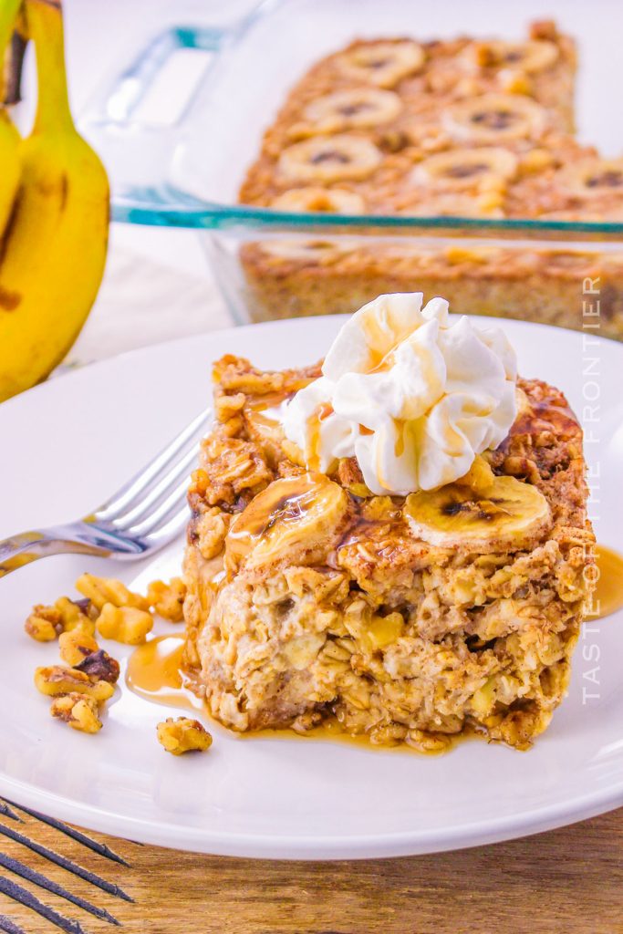 Banana Bread Baked Oatmeal - Yummi Haus