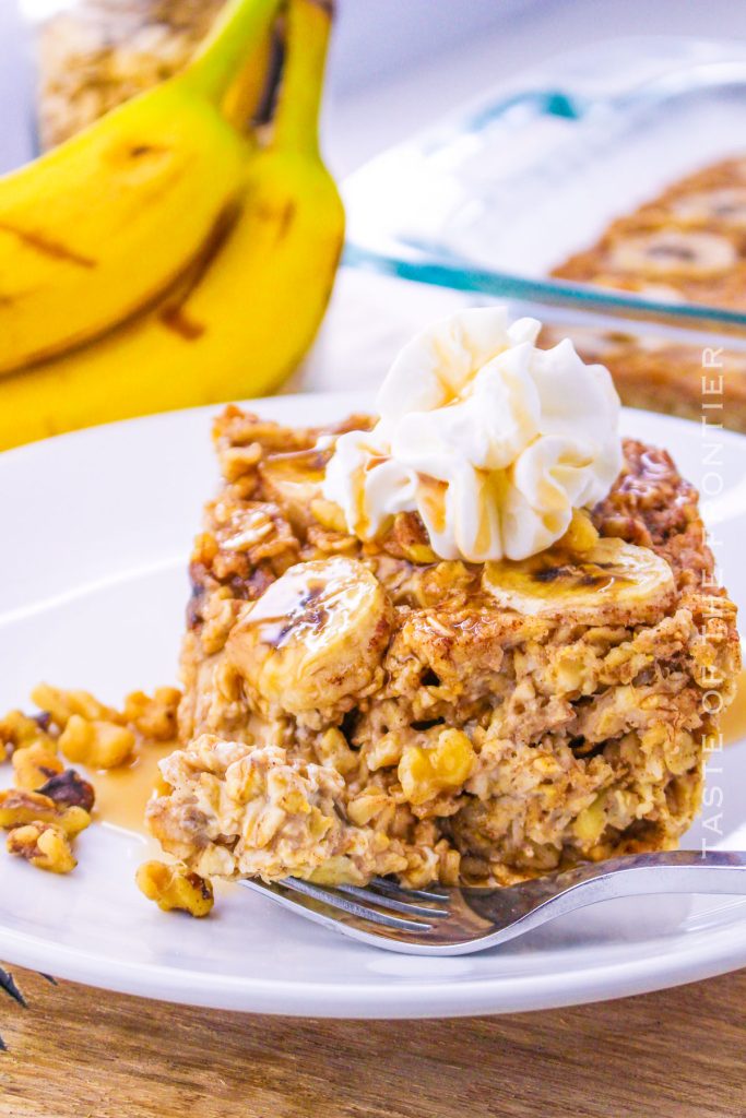Banana Bread Baked Oatmeal - Yummi Haus