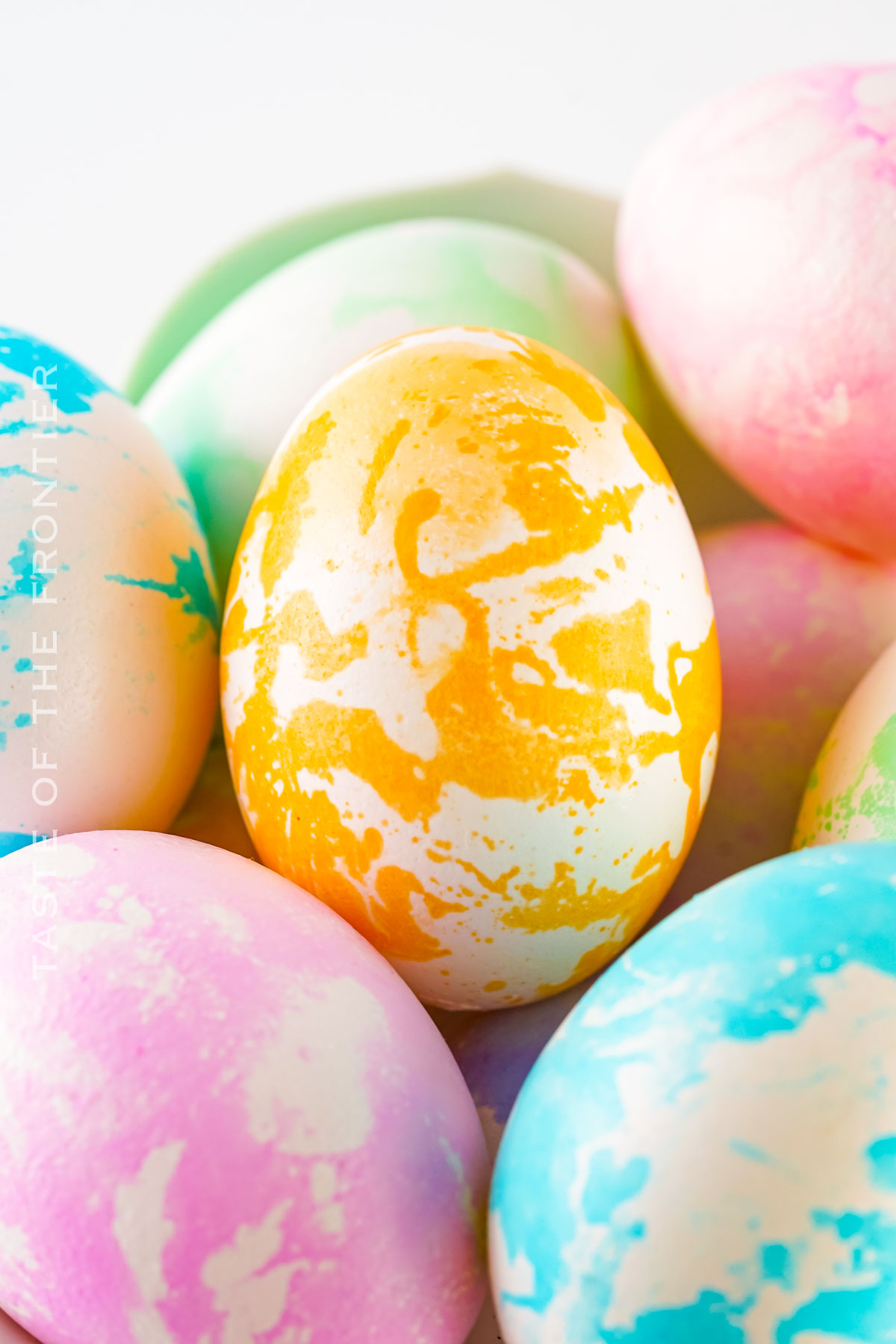 Easter eggs with oil