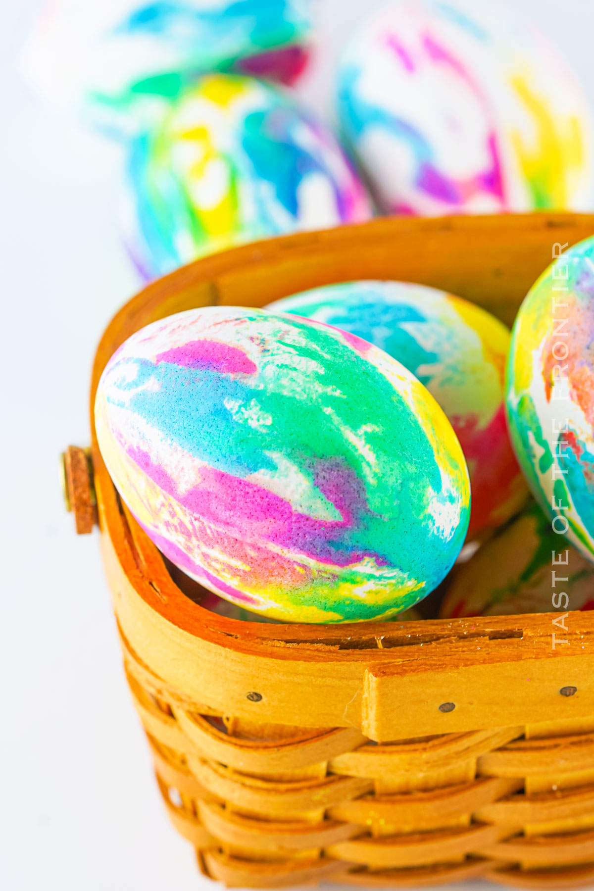 eggs using food coloring