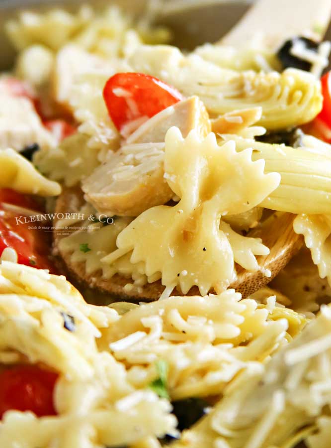 how to make Greek Feta Chicken Pasta Salad