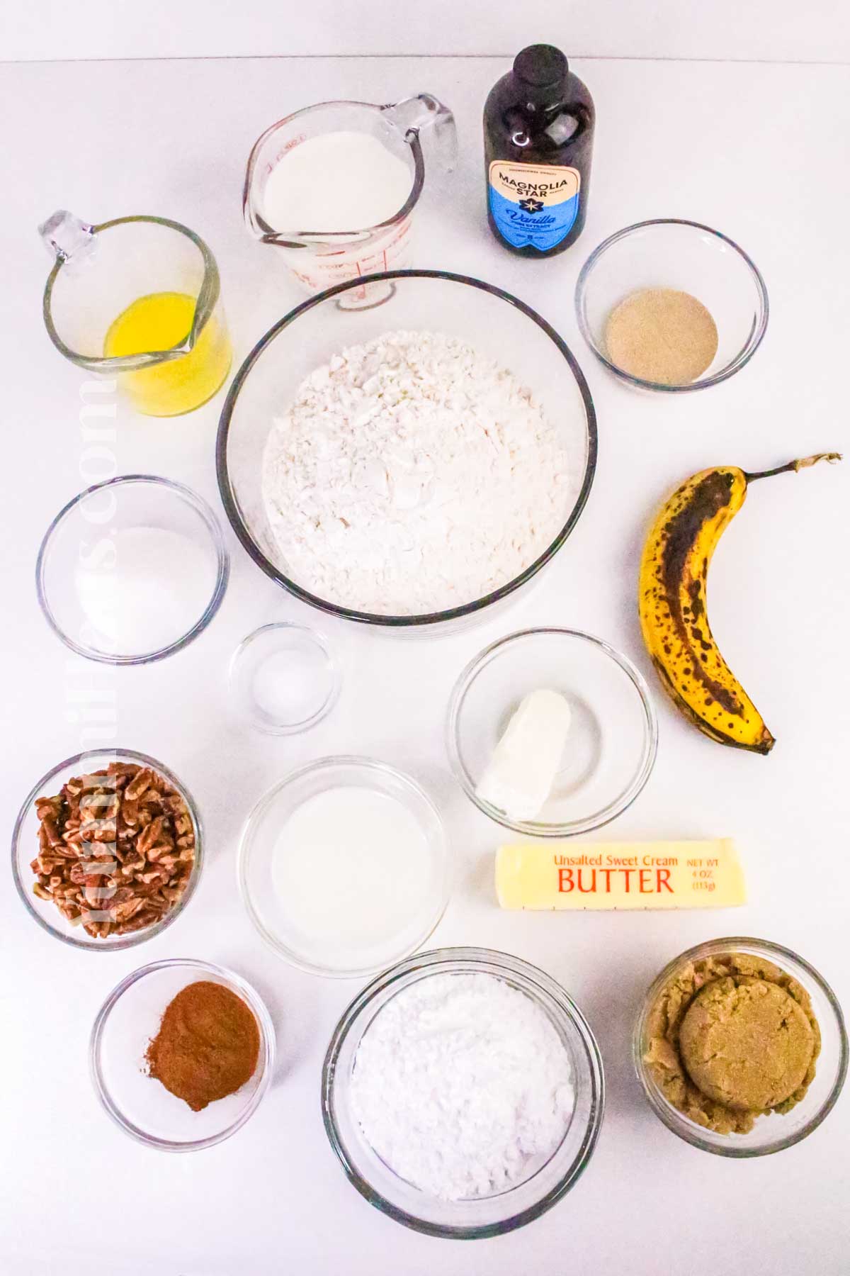 Banana Bread Cinnamon Roll ingredients