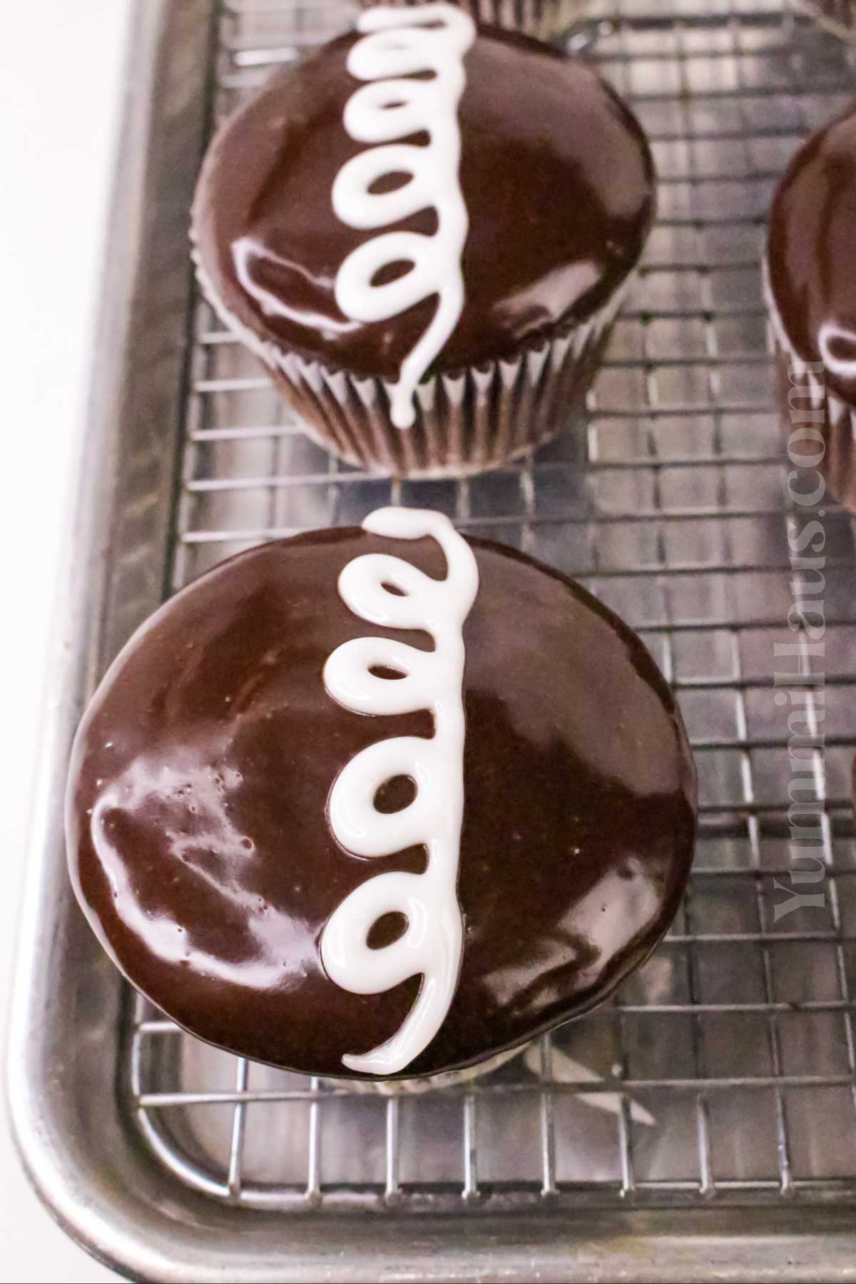 adding the swirl of icing