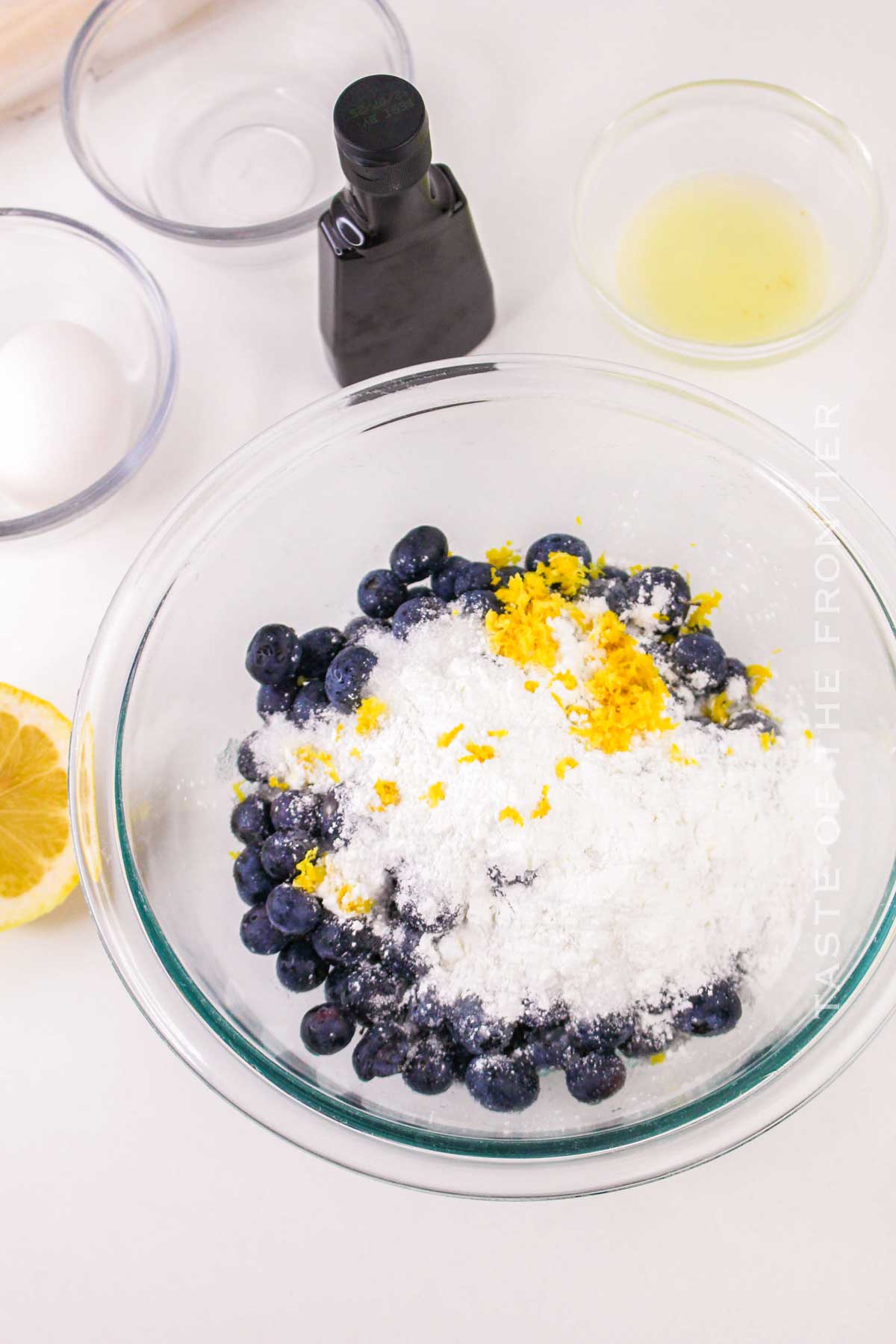 mixing the berries