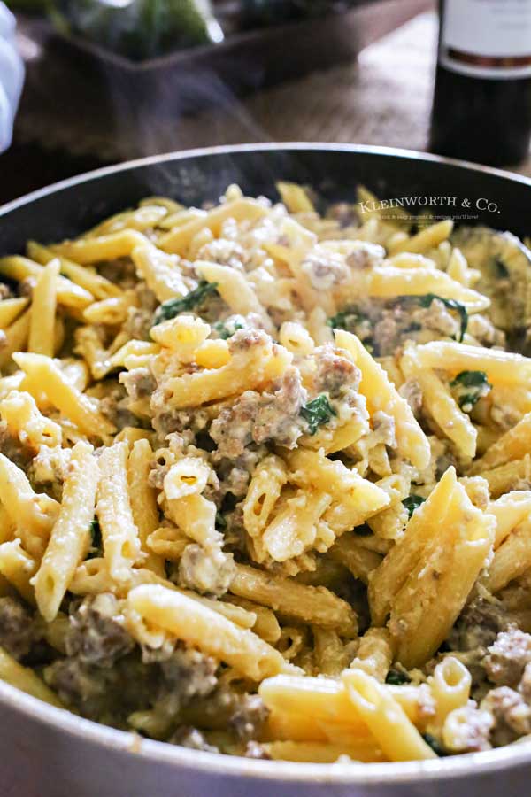 easy dinner ideas - Spinach & Sausage One-Pan Alfredo