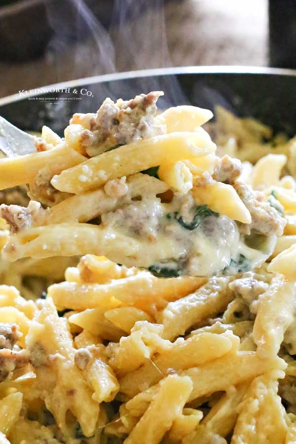 skillet dinner - Spinach & Sausage One-Pan Alfredo