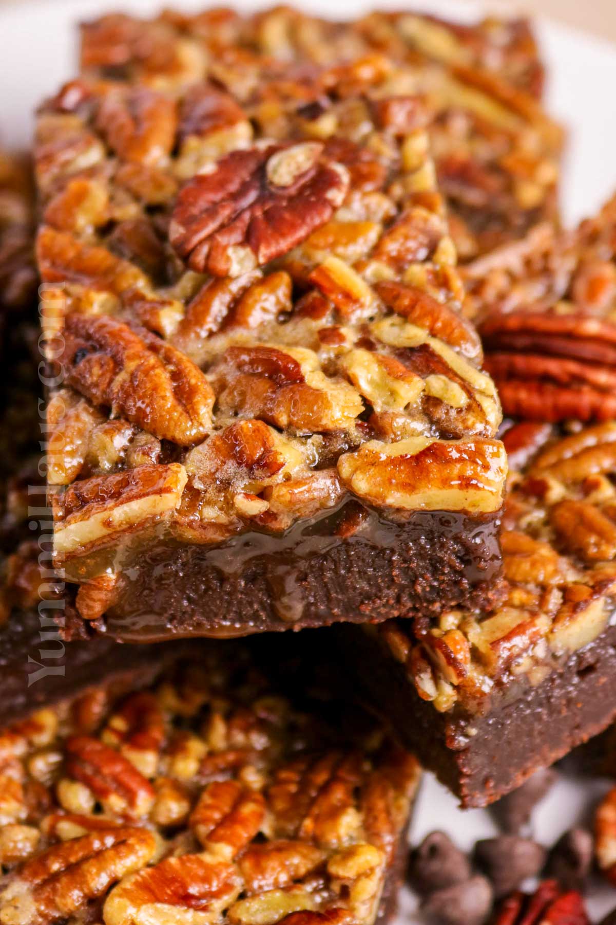 brownie bars with nuts and caramel