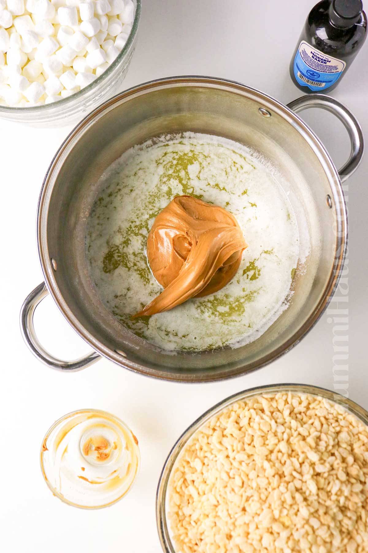 how to make Peanut Butter Rice Krispies Bars