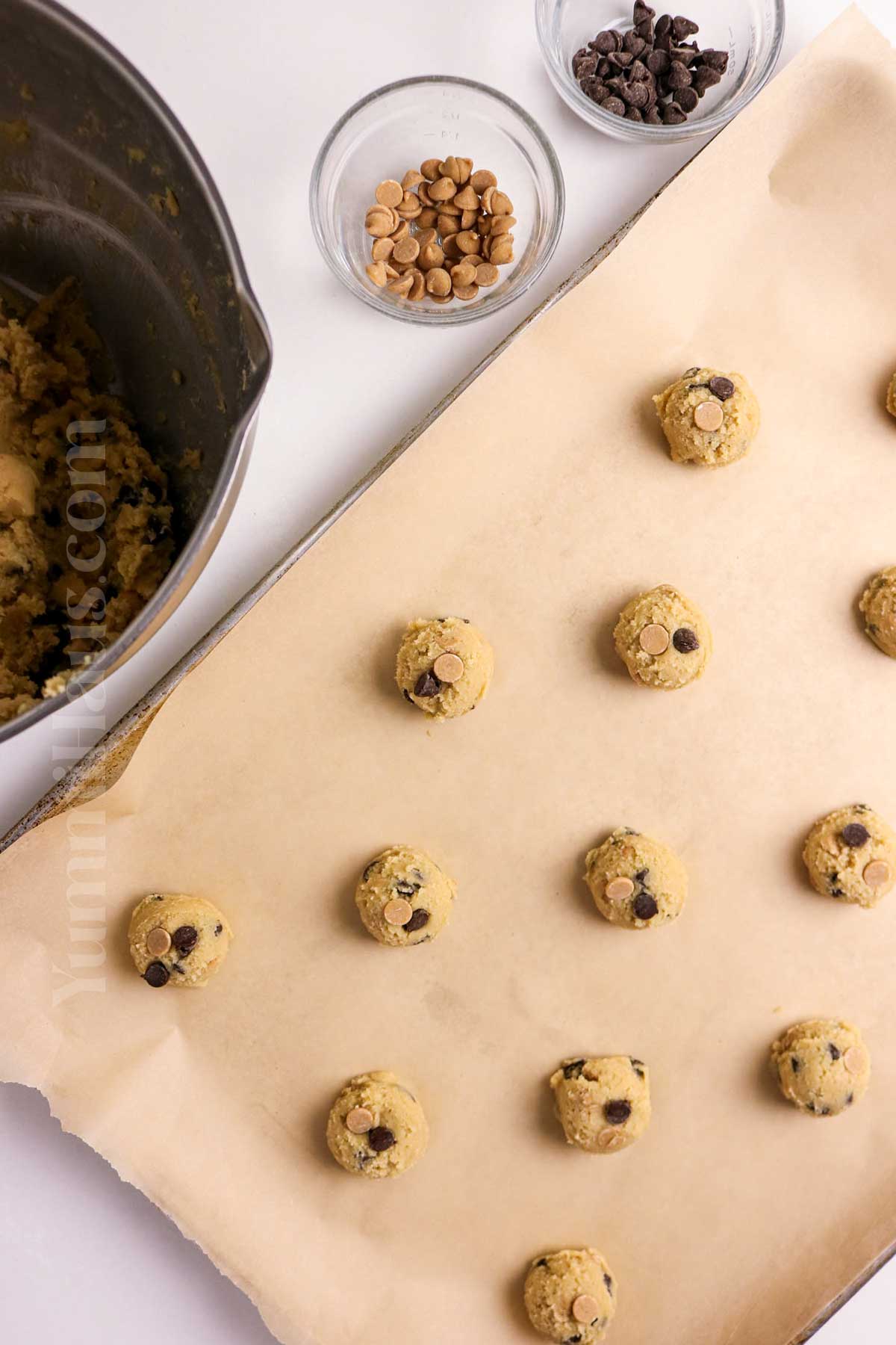 how to make Chocolate Chip and Peanut Butter Chip Cookies