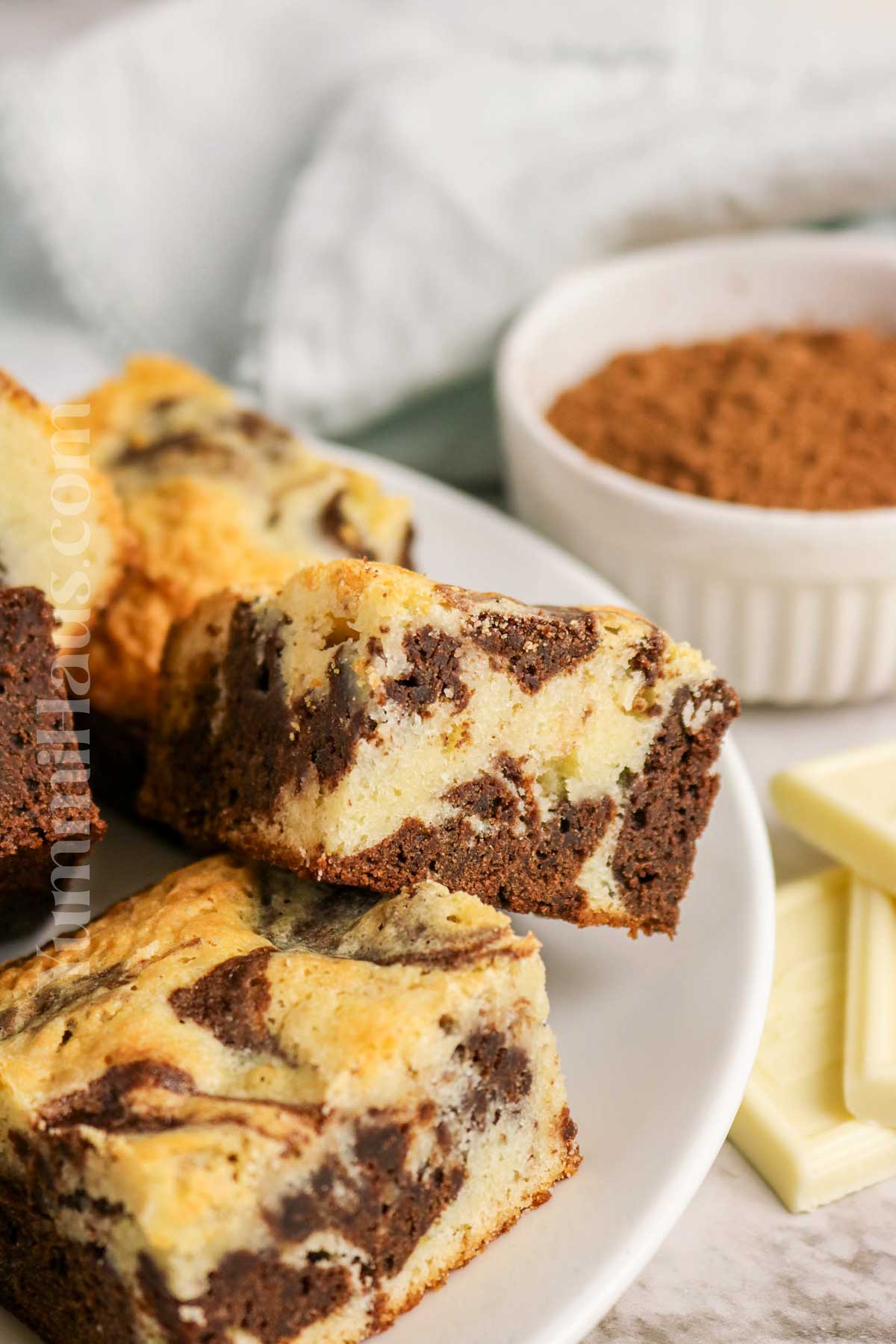 swirled brownie bars