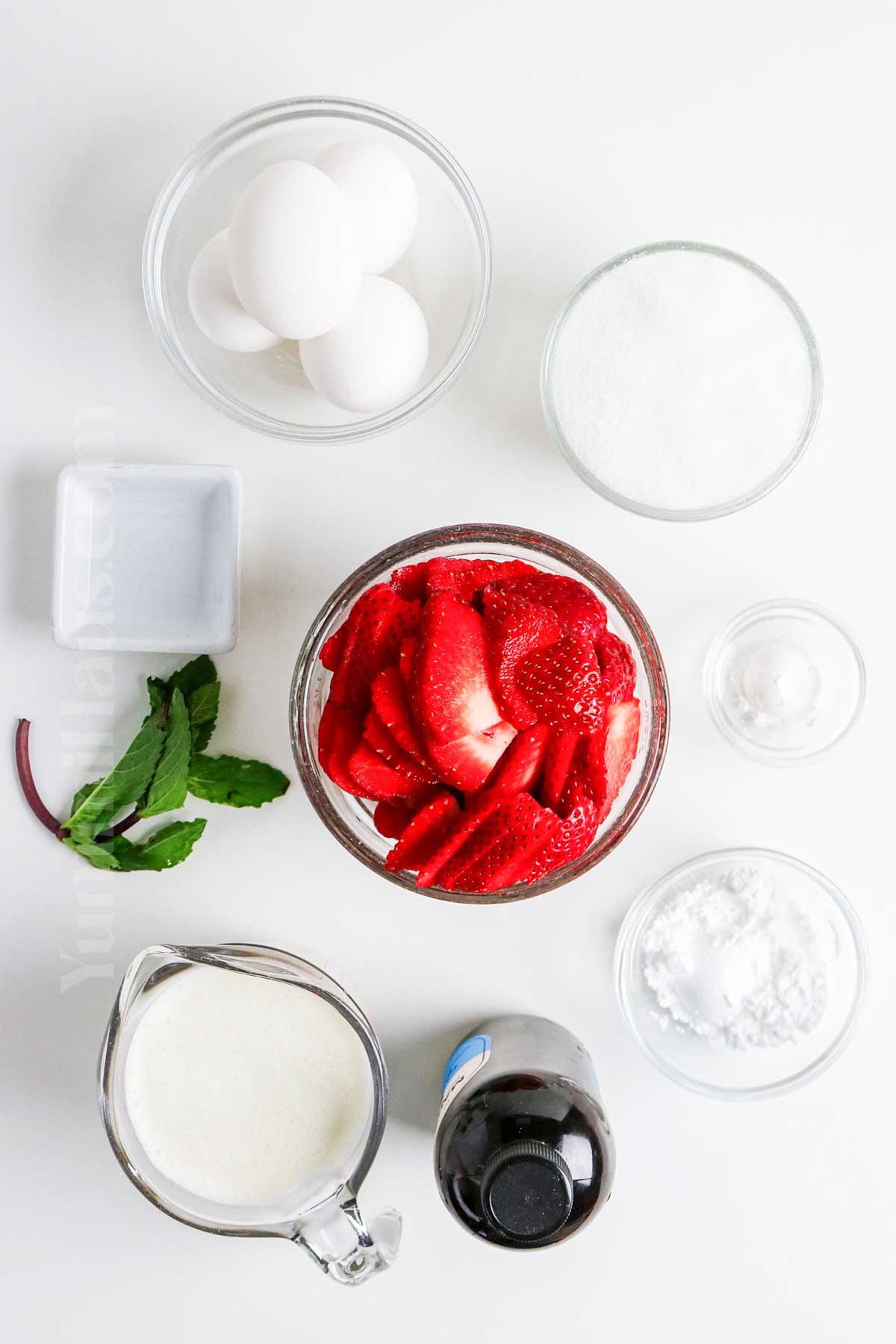 Strawberry Pavlova ingredients