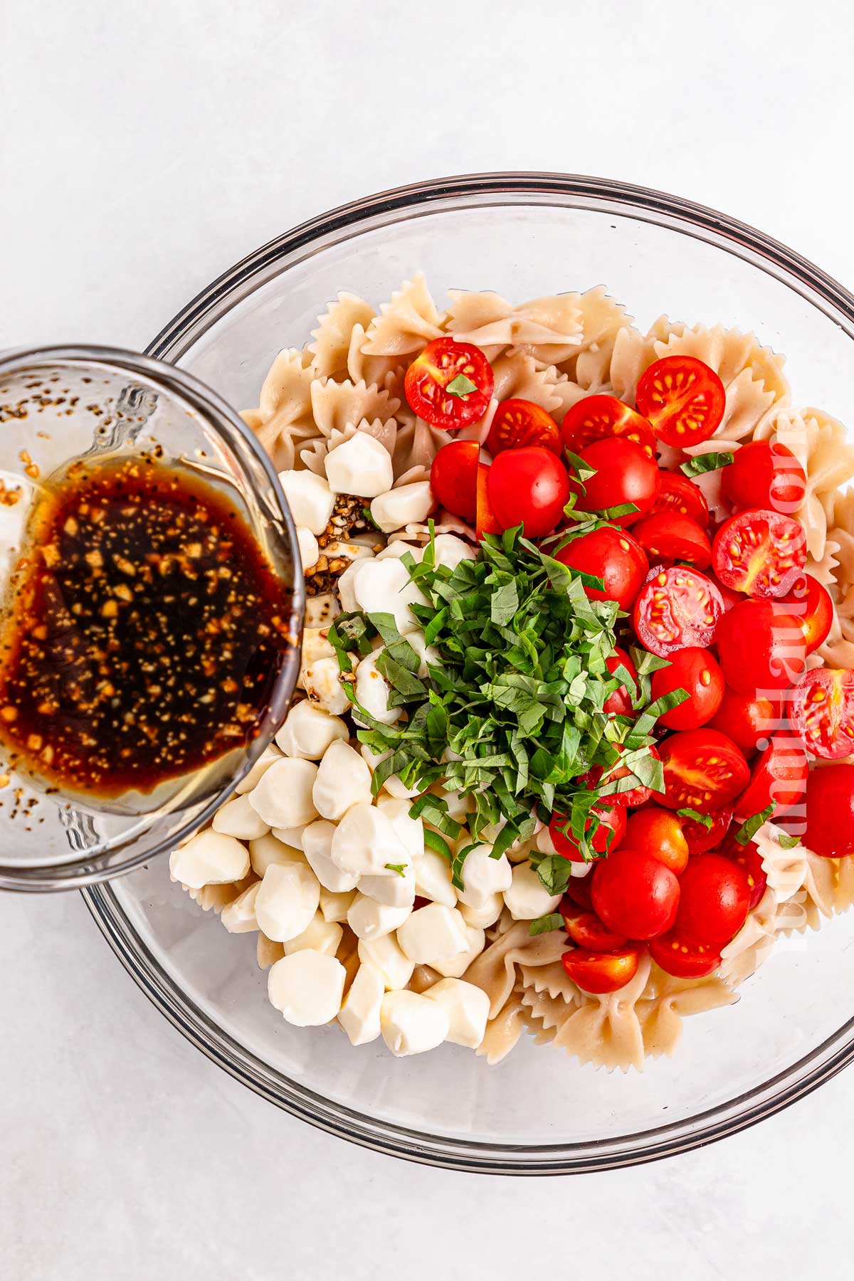 how to make Caprese Pasta Salad