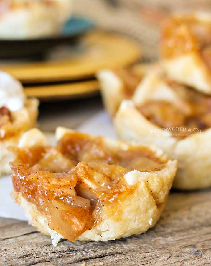 how to make Mini French Apple Pies