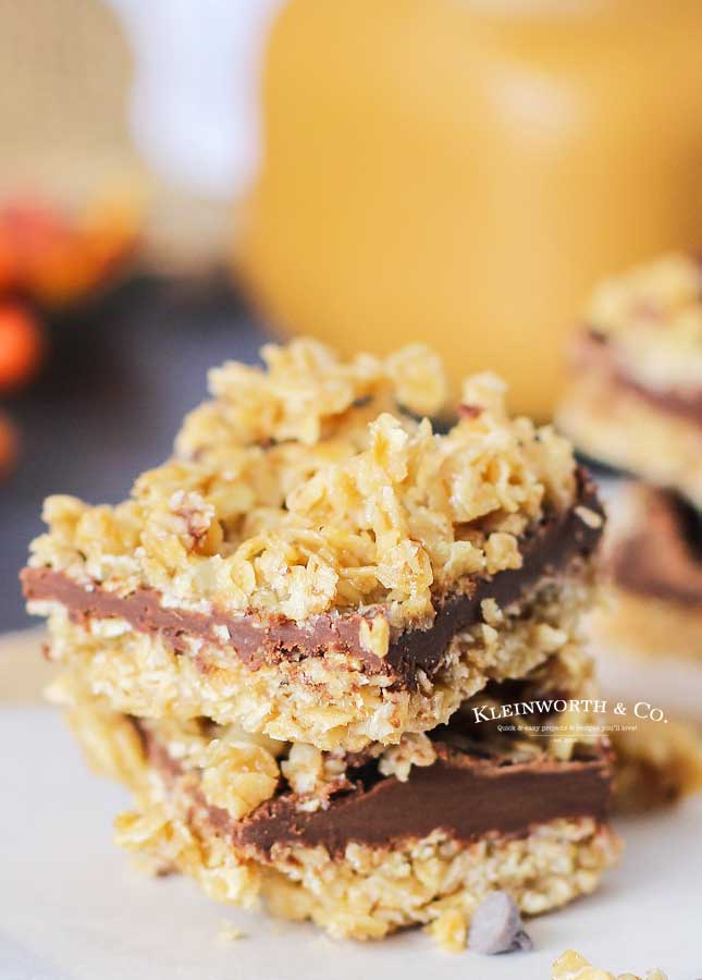 fall dessert - No-Bake Chocolate Caramel Oat Bars