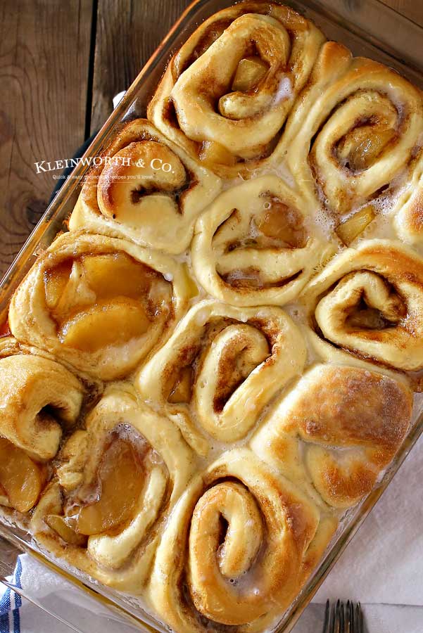 fall recipe - Apple Pie Cinnamon Rolls