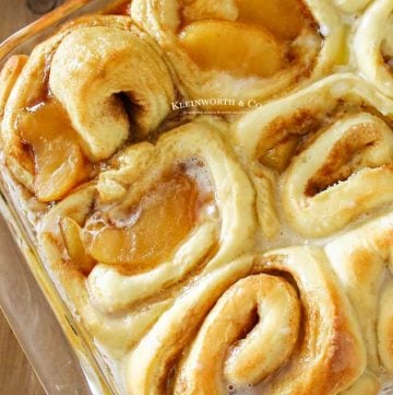 thanksgiving breakfast - Apple Pie Cinnamon Rolls